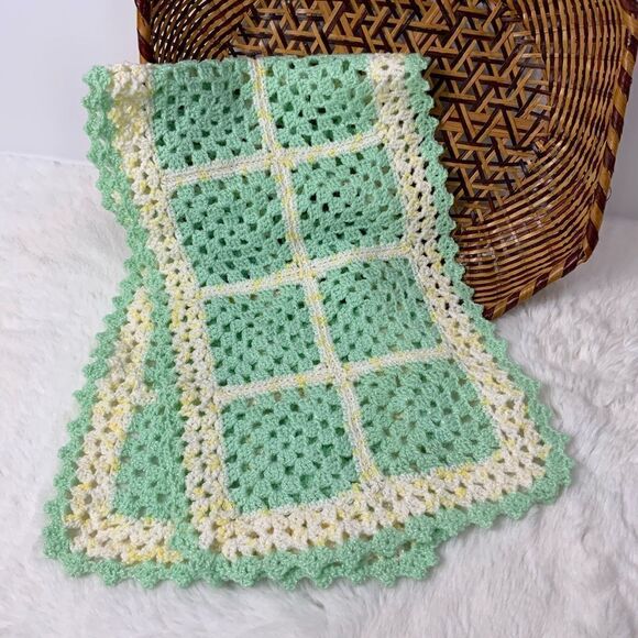 GRANNY SQUARE handmade crochet runner - Picture 1 of 2